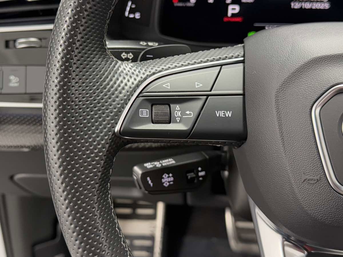 Used 2021 Audi SQ7 Premium Plus w/ Driver Assistance Package image 24