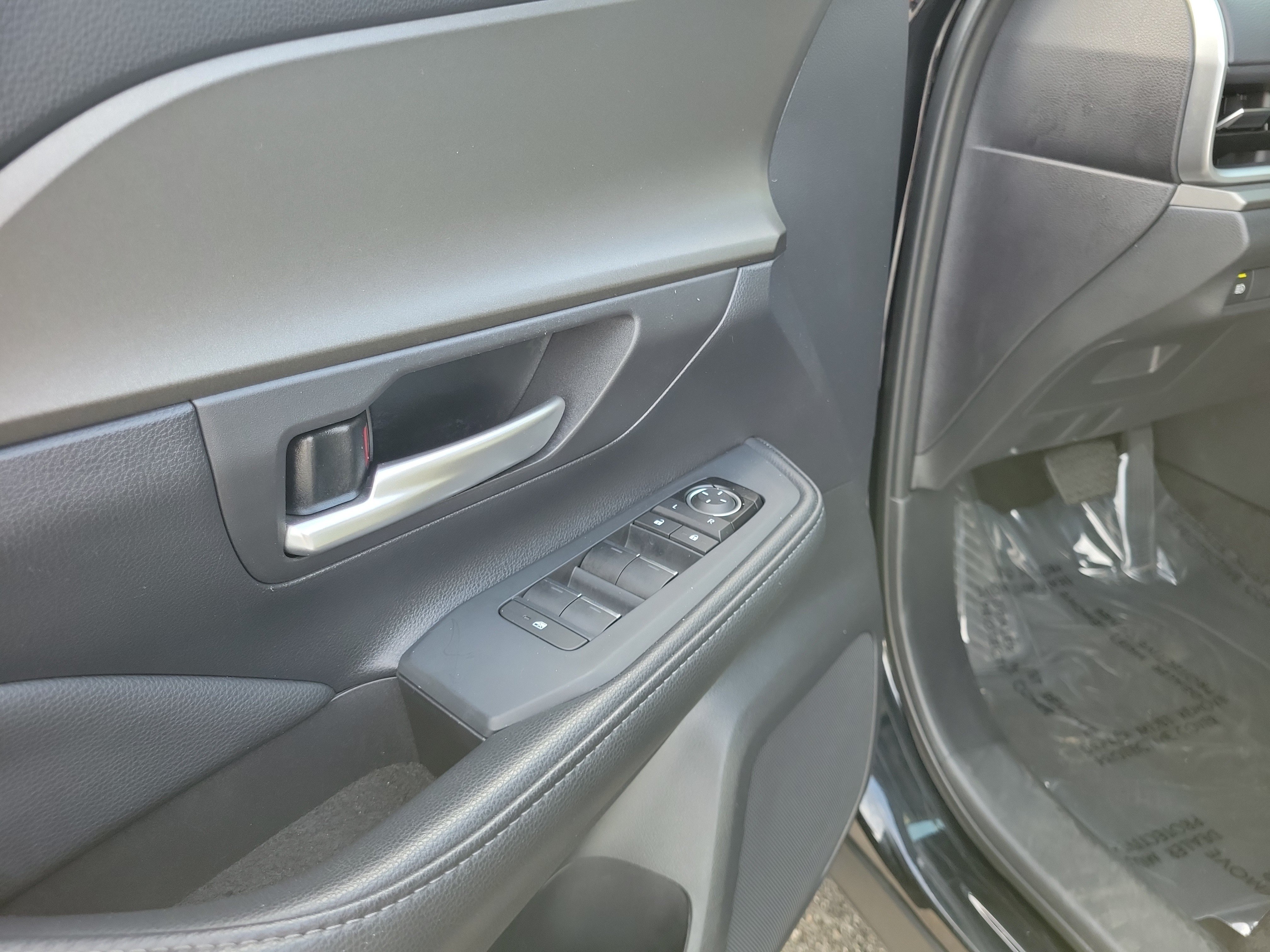 Used 2025 Toyota Grand Highlander AWD image 18