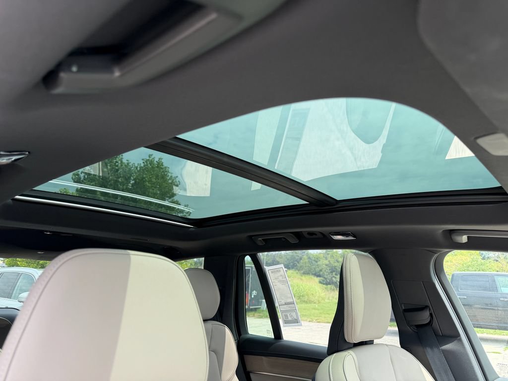 New 2026 Volvo XC90 B6 Plus w/ Protection Package Premier AWD/4WD image 10