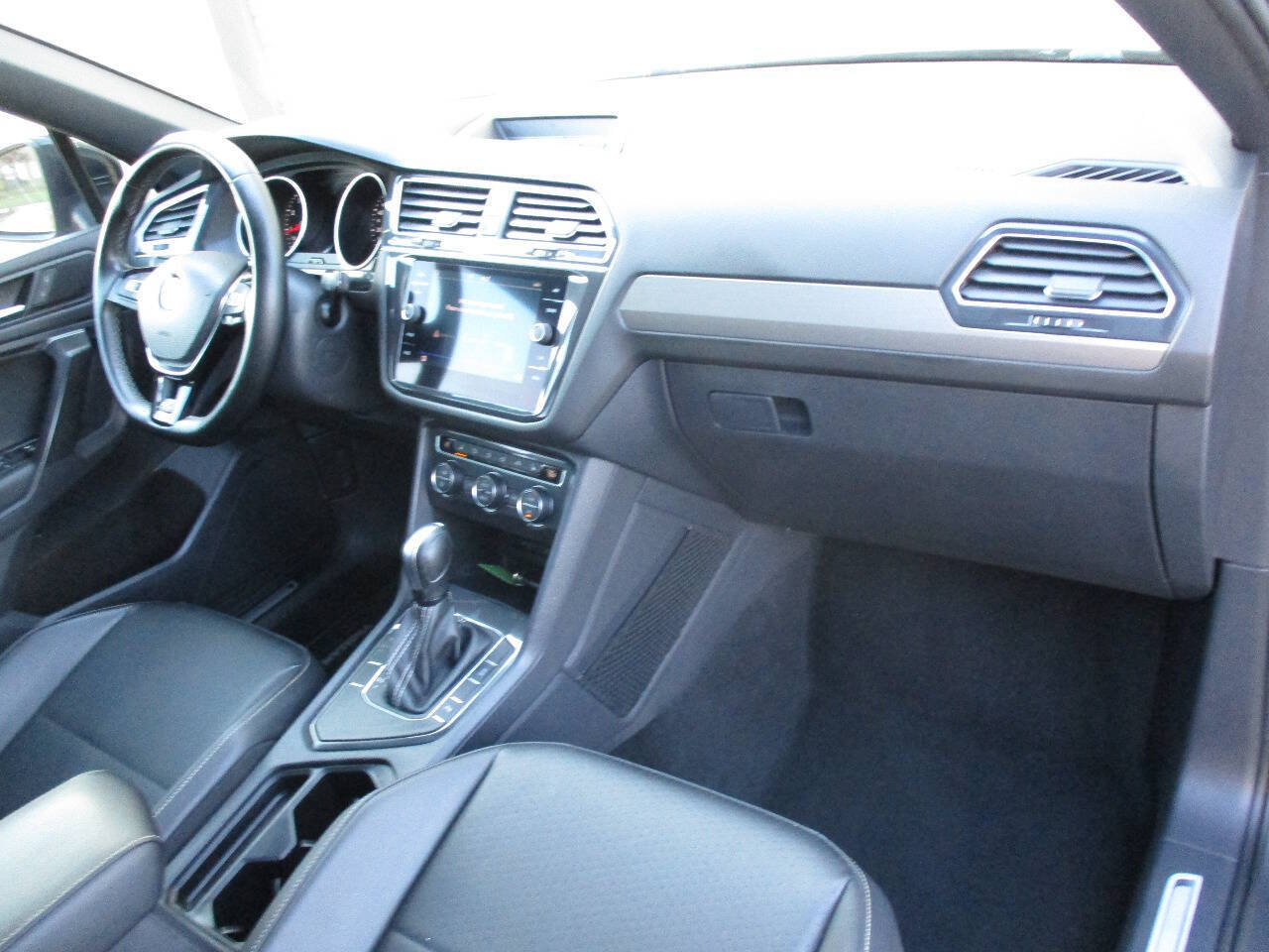 Used 2021 Volkswagen Tiguan SE R-Line FWD image 82
