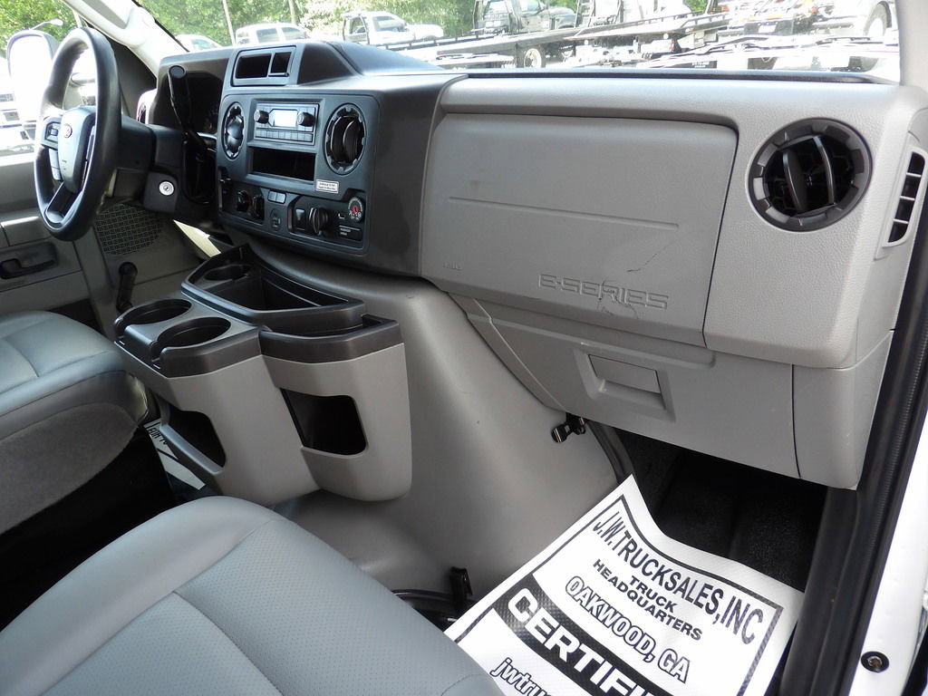 Used 2021 Ford E-350 and Econoline 350 Super Duty RWD image 23
