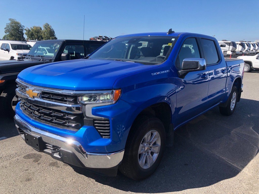 Used 2025 Chevrolet Silverado 1500 LT image 1