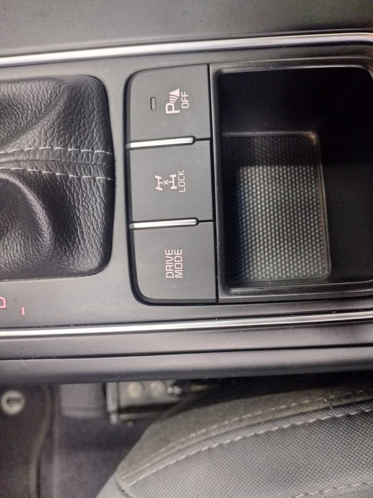 Used 2020 Kia Sorento S AWD/4WD image 24