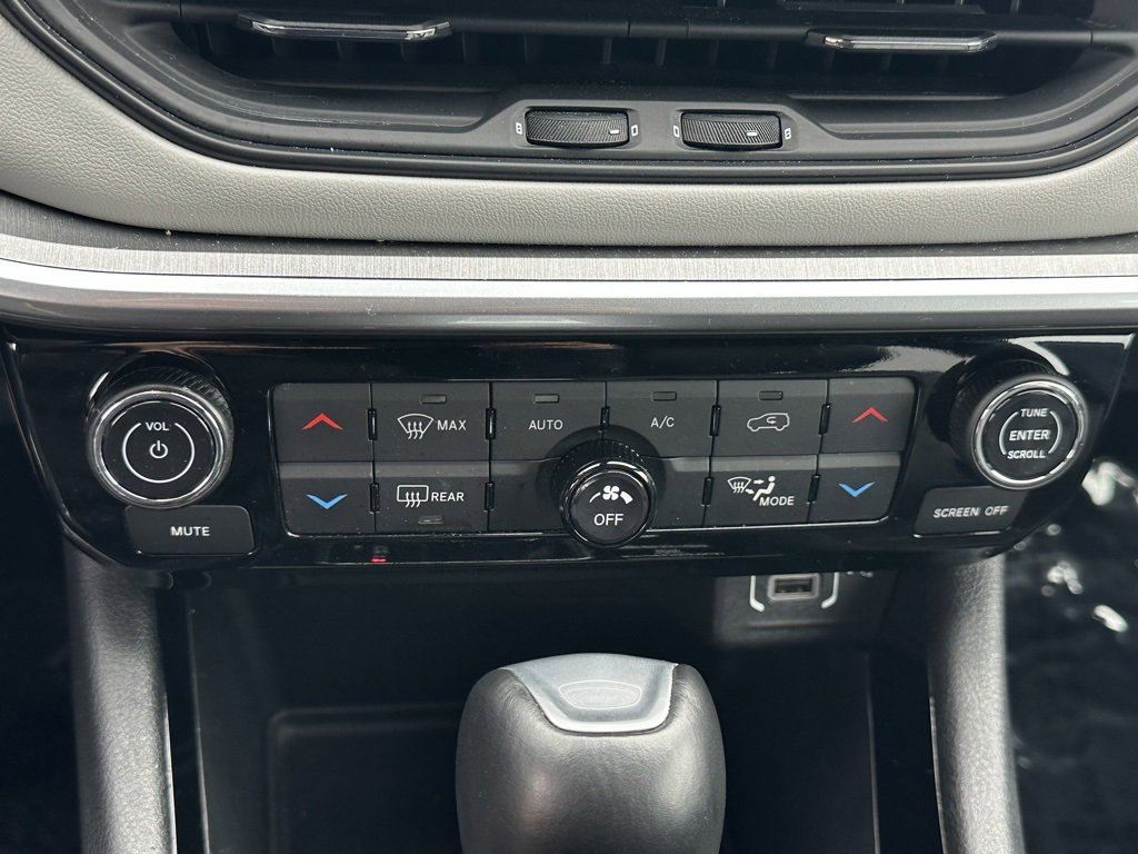 Used 2024 Jeep Compass Limited image 24