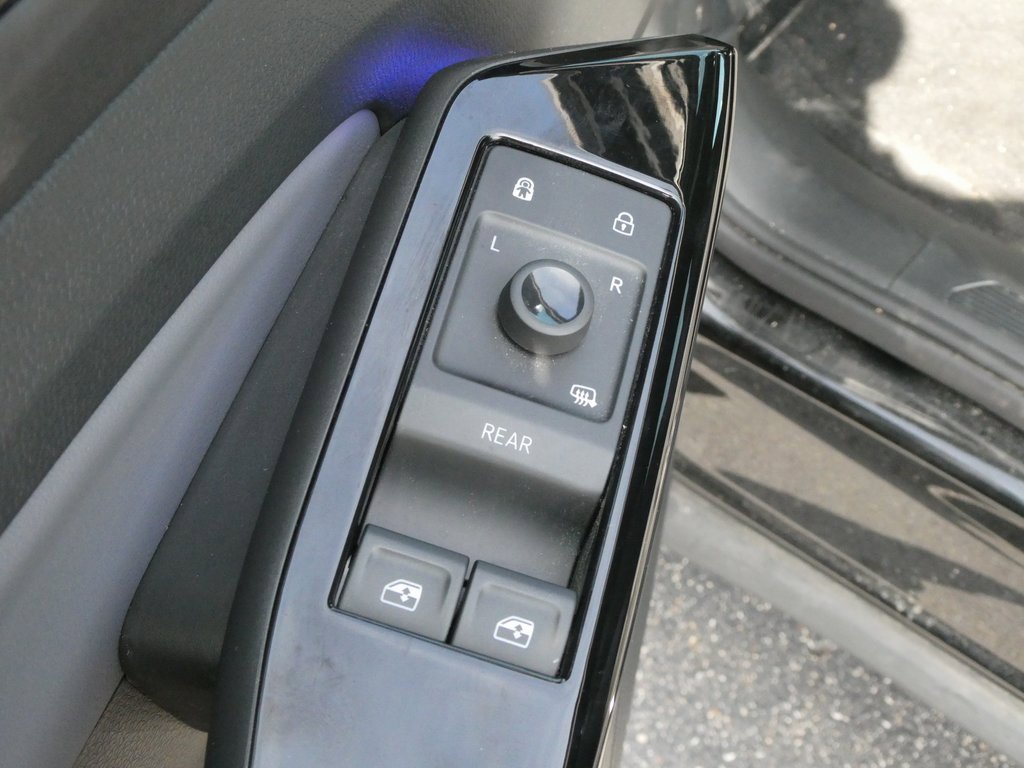 Used 2022 Volkswagen ID.4 Pro image 23