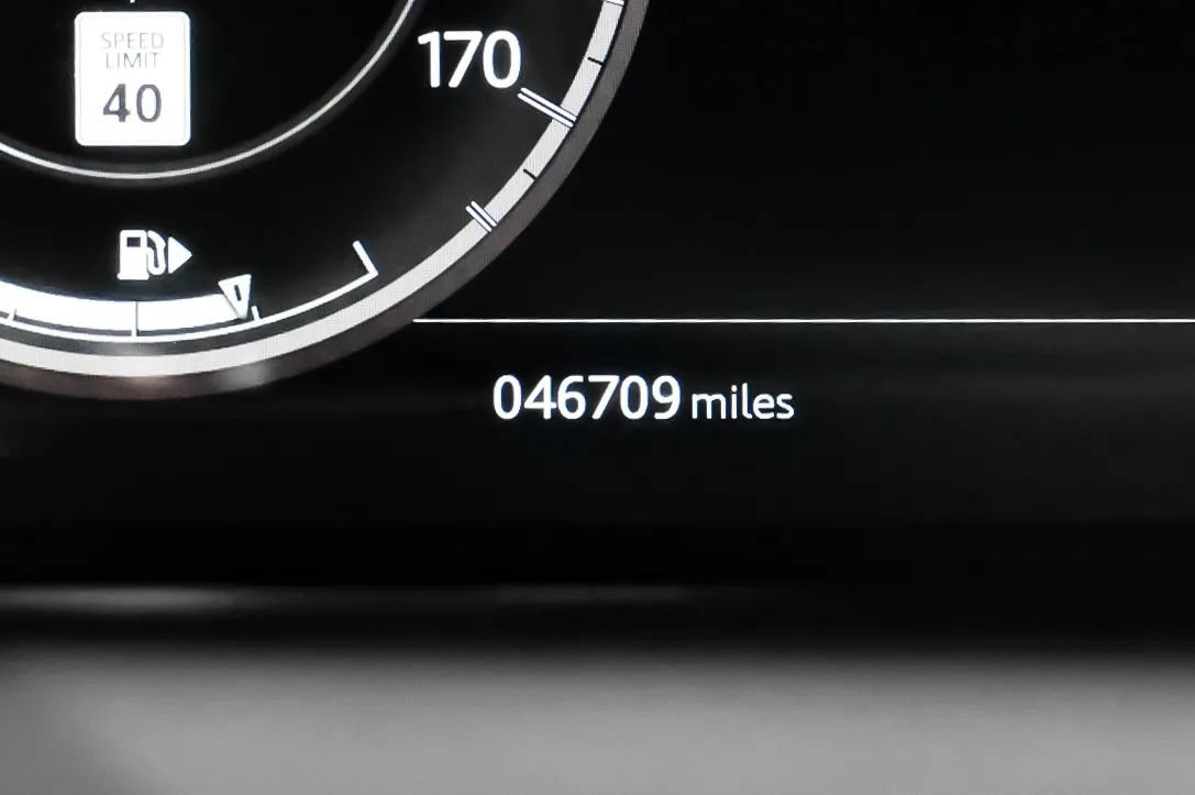 Used 2020 Land Rover Discovery Sport SE AWD/4WD image 22