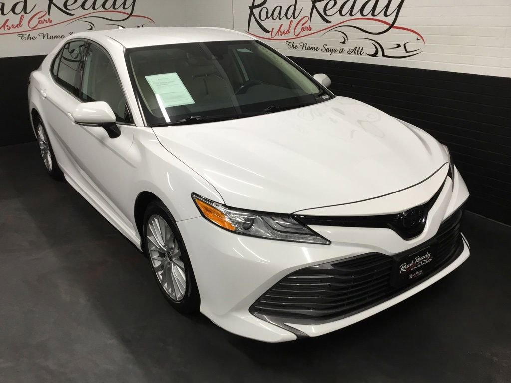 Used 2020 Toyota Camry XLE image 2