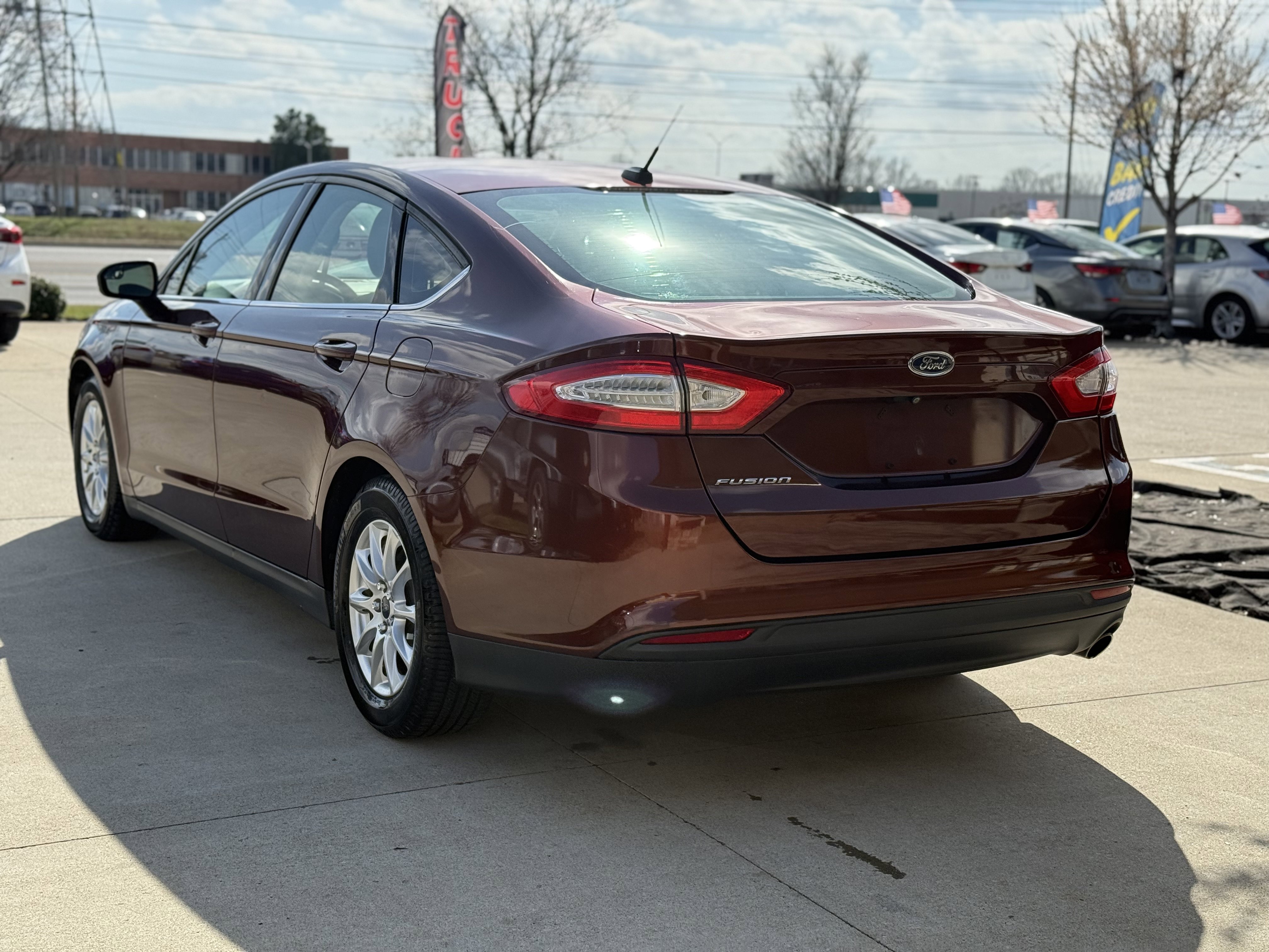 Used 2015 Ford Fusion S image 5