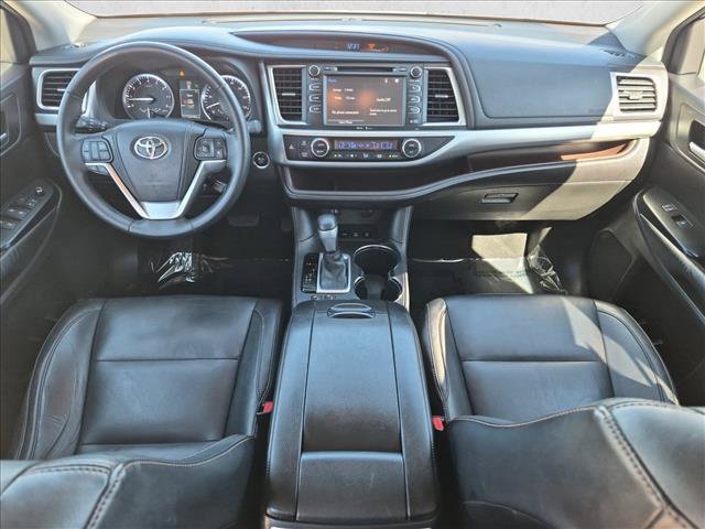 Used 2015 Toyota Highlander XLE AWD/4WD image 18