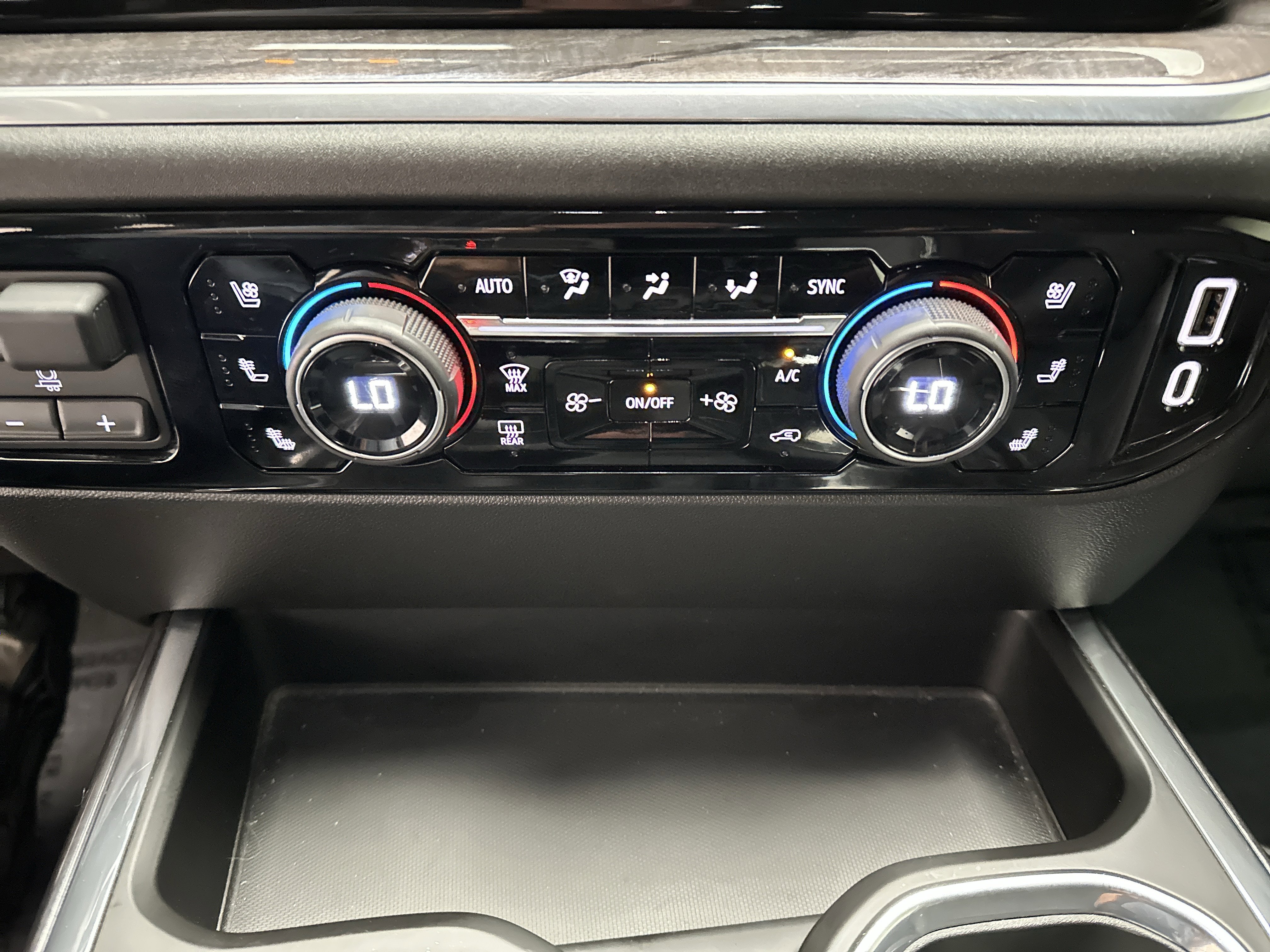 Used 2023 Chevrolet Silverado 1500 LTZ AWD/4WD image 38