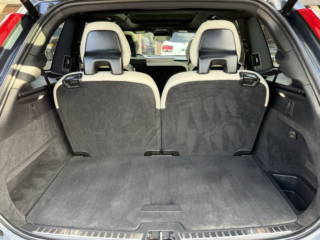 Used 2022 Volvo XC90 T8 R-Design w/ Advanced Package image 14