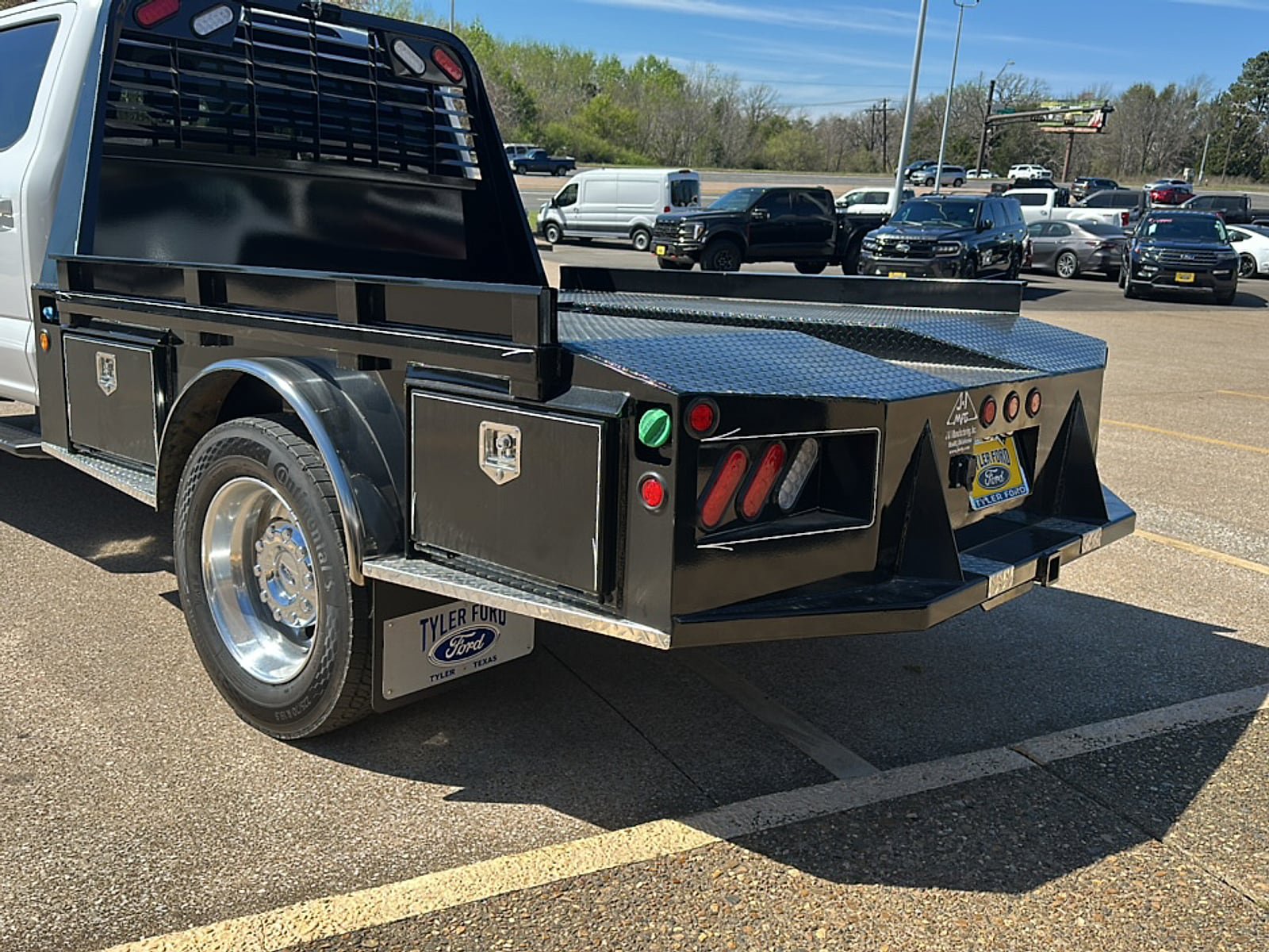 New 2026 Ford F550 4x4 Crew Cab Super Duty image 14