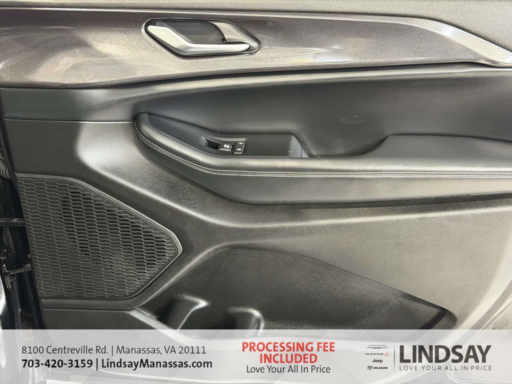 Used 2023 Jeep Grand Cherokee Laredo w/ Luxury Tech Group I AWD/4WD image 12