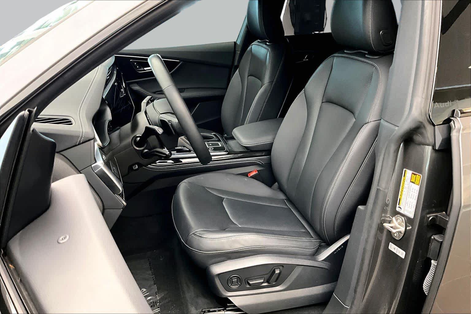 Certified 2025 Audi Q8 Premium Plus AWD/4WD image 8
