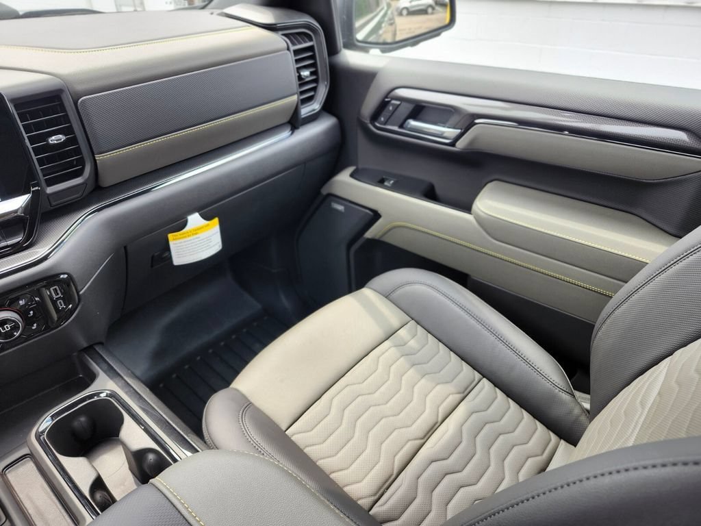 New 2026 Chevrolet Silverado 1500 ZR2 w/ Dark Appearance Package AWD/4WD image 21
