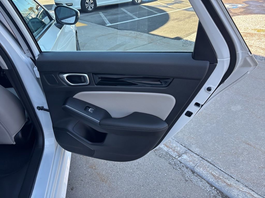Used 2024 Honda Civic Touring image 9