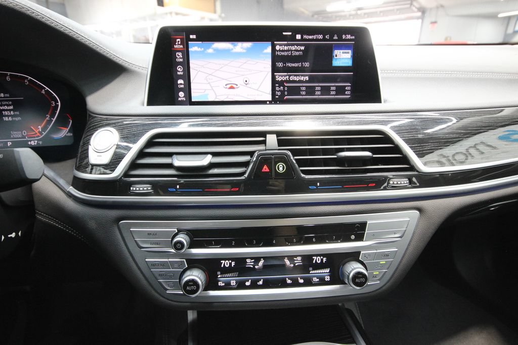 Used 2022 BMW 740i xDrive w/ Premium Package AWD/4WD image 25