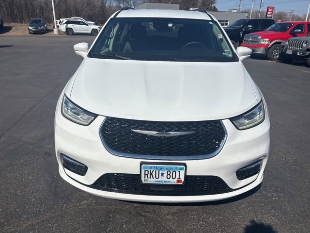 Used 2022 Chrysler Pacifica Touring-L image 2