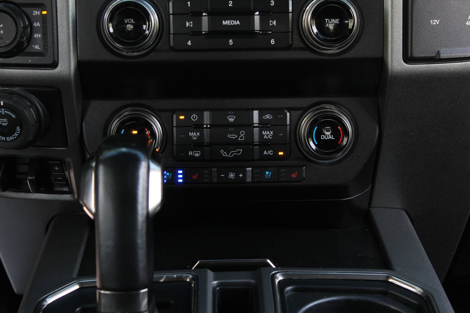 Used 2020 Ford F150 Raptor w/ Equipment Group 802A Luxury AWD/4WD image 18