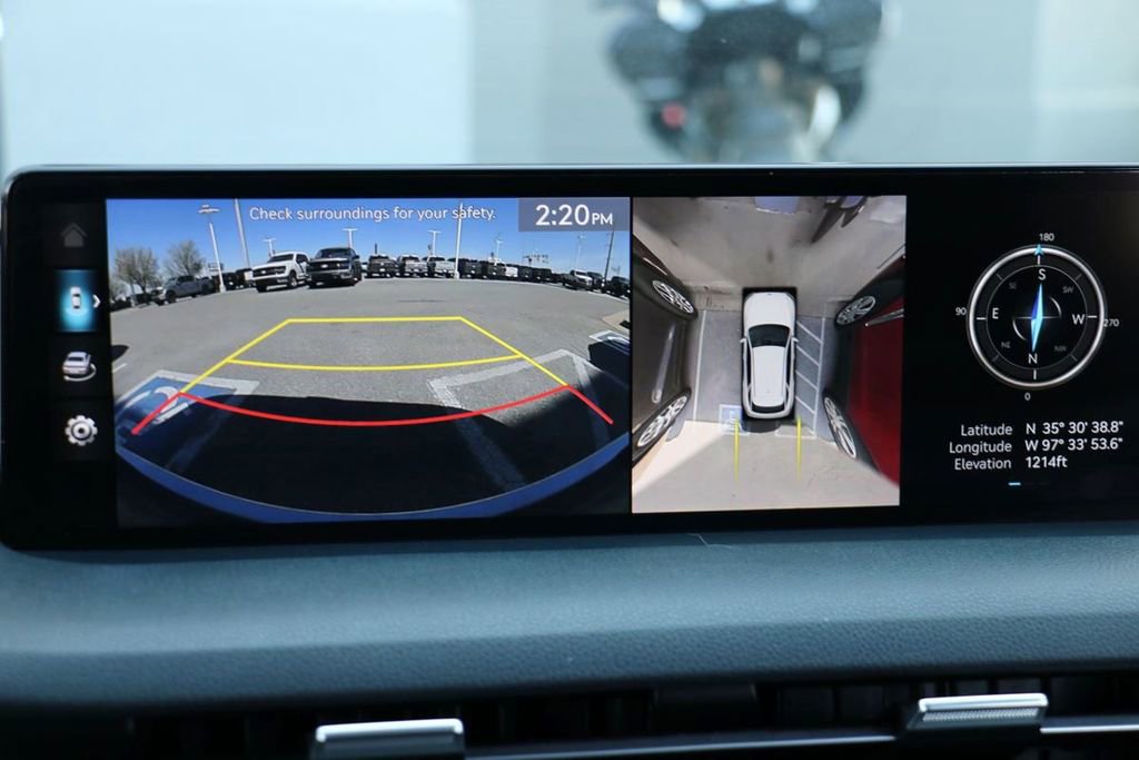 Used 2023 Genesis GV70 2.5T w/ Advanced Package image 13