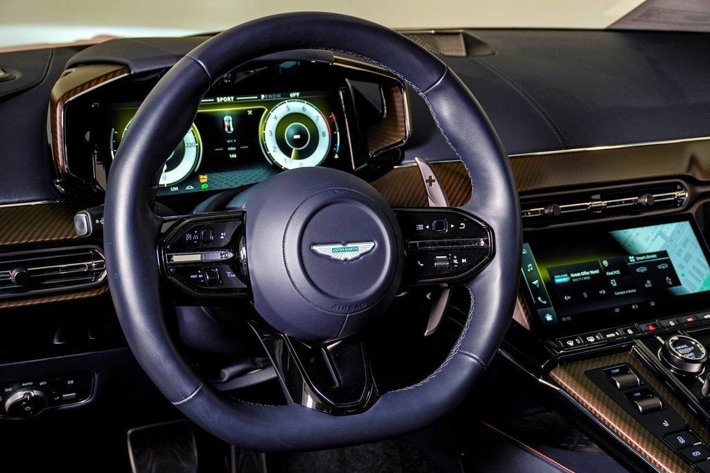 Used 2025 Aston Martin V8 Vantage Coupe image 25