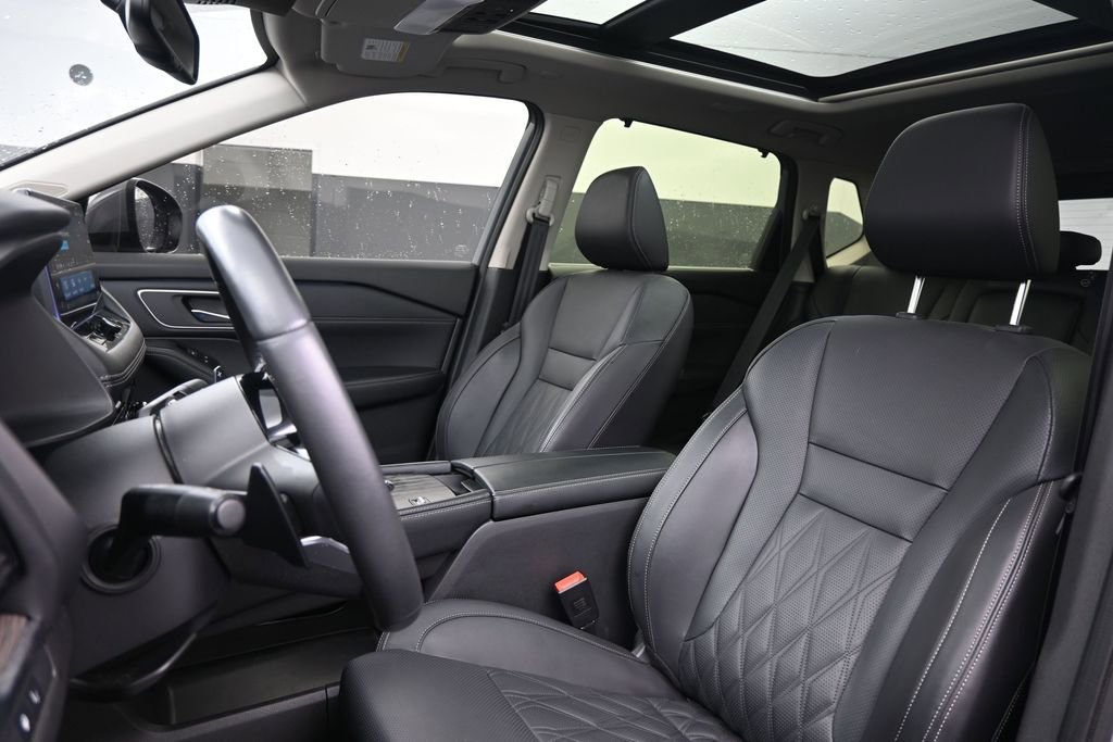 Used 2024 Nissan Rogue Platinum w/ Platinum Premium Package FWD image 11