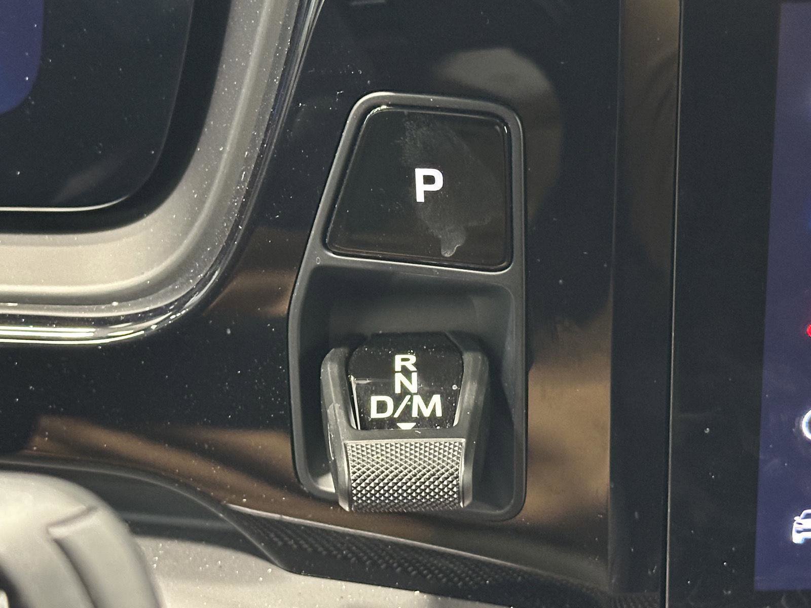 Certified 2025 Porsche Cayenne Turbo image 30