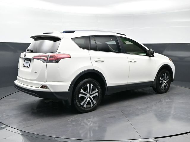 Used 2017 Toyota RAV4 LE image 5