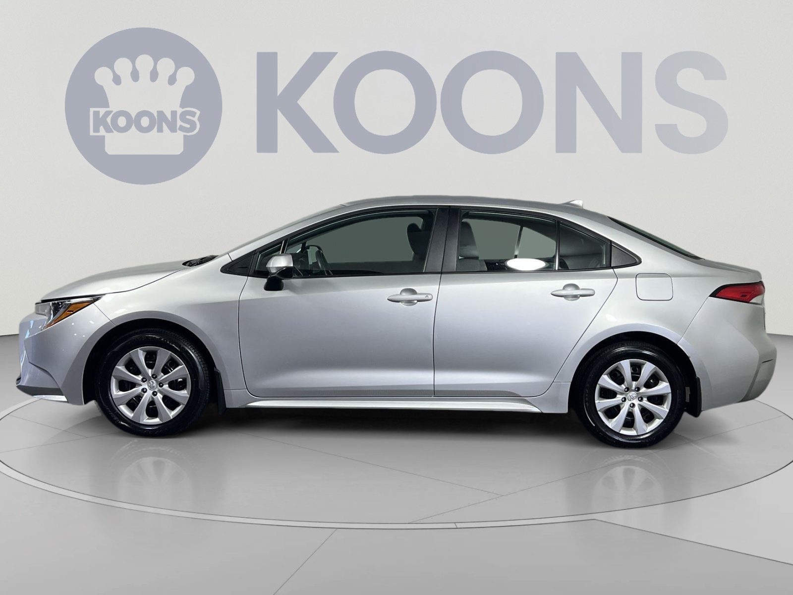 Used 2026 Toyota Corolla LE FWD image 2
