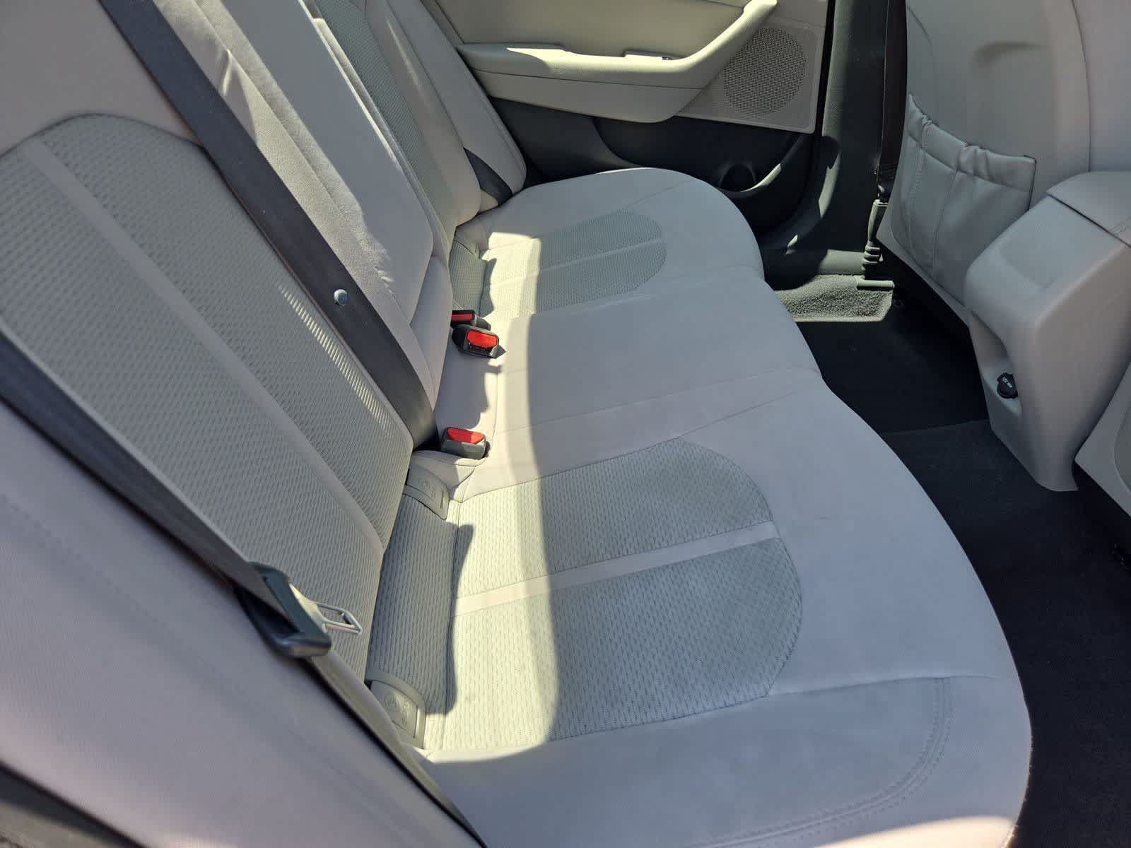 Used 2015 Hyundai Sonata SE w/ Option Group 09 FWD image 18