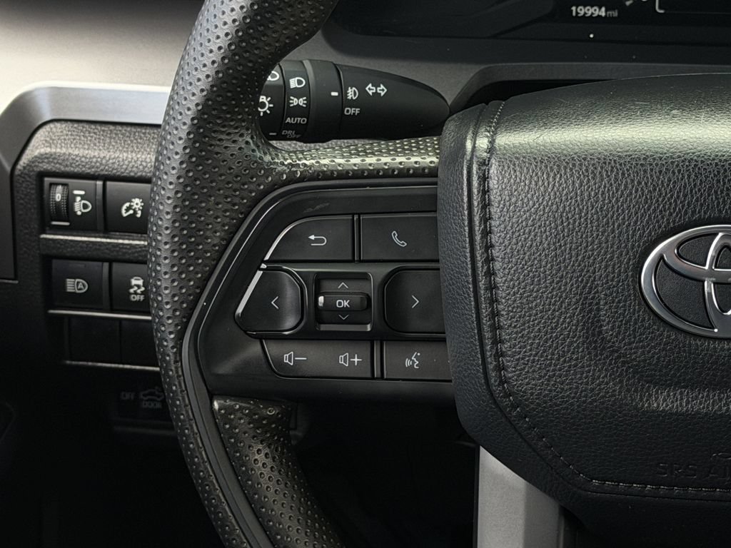 Used 2024 Toyota Tacoma SR5 AWD/4WD image 15