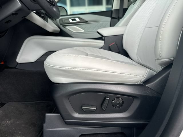Certified 2026 Ford Explorer Platinum w/ LUX Leather Package AWD/4WD image 13