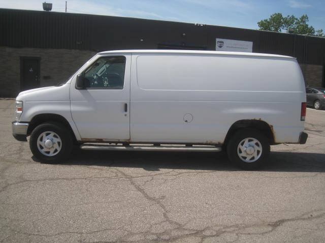 Used 2014 Ford E-250 and Econoline 250 w/ Power Group RWD image 8