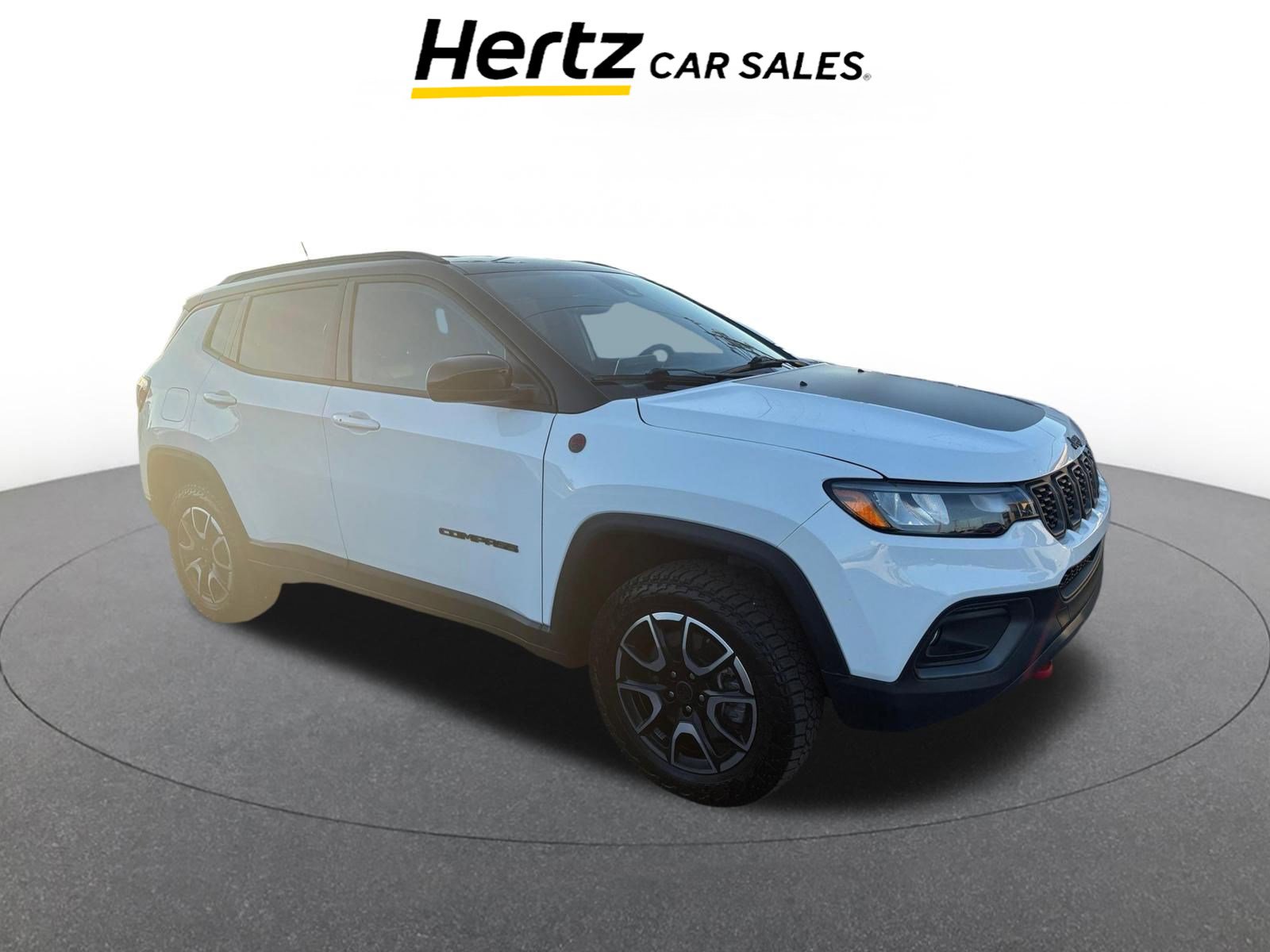 Used 2025 Jeep Compass Trailhawk image 1