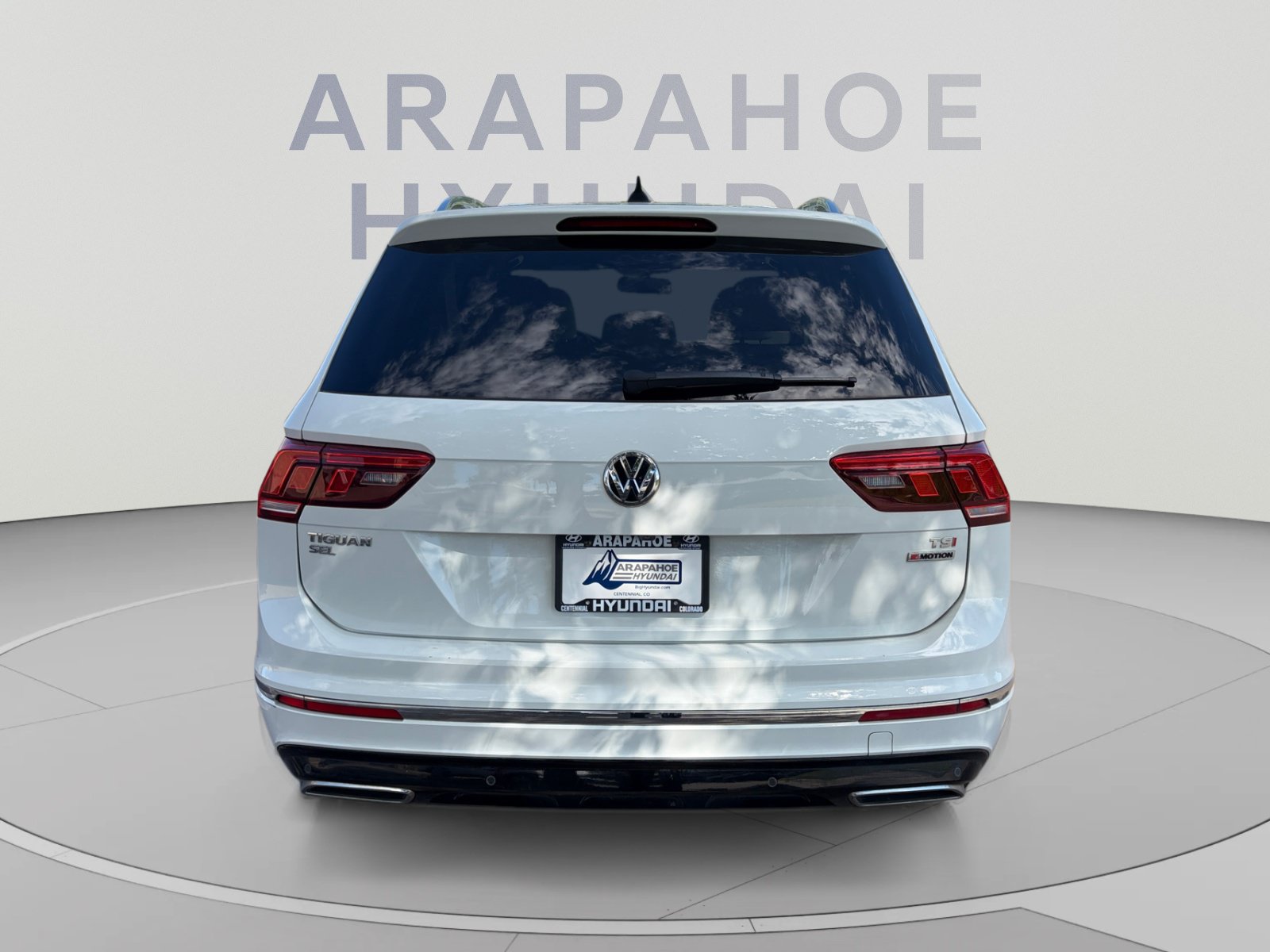 Used 2018 Volkswagen Tiguan SEL w/ R-Line Package AWD/4WD image 4