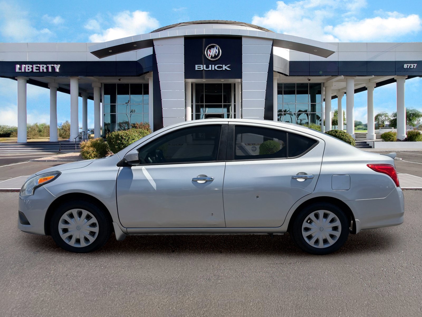 Used 2019 Nissan Versa SV FWD image 6
