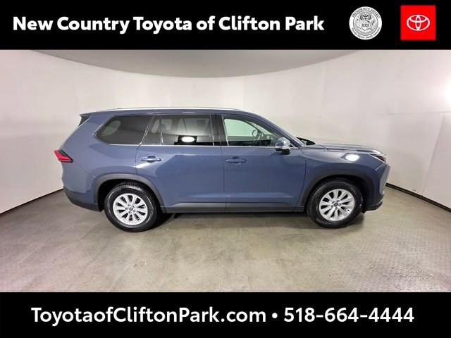 Used 2024 Toyota Grand Highlander XLE AWD/4WD image 2