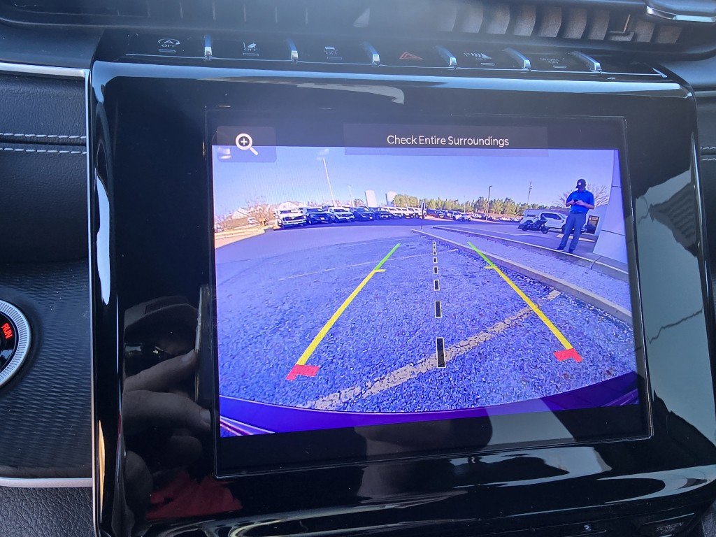 Used 2024 Jeep Grand Cherokee Laredo image 29