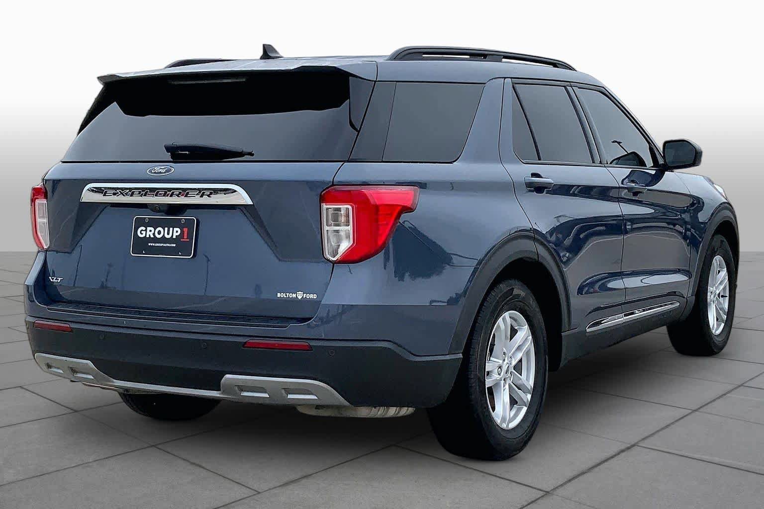 Used 2021 Ford Explorer XLT w/ Equipment Group 202A RWD image 13