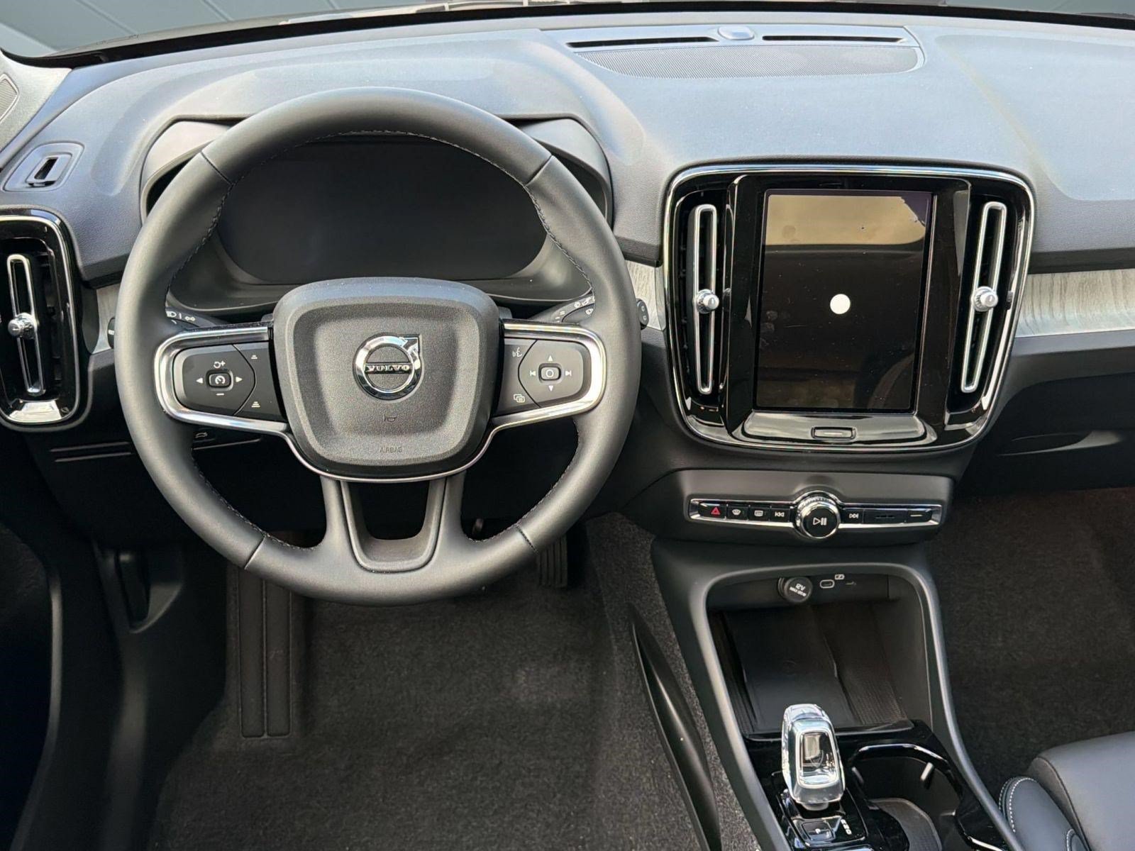New 2026 Volvo XC40 B5 Plus w/ Protection Package Premier AWD/4WD image 29