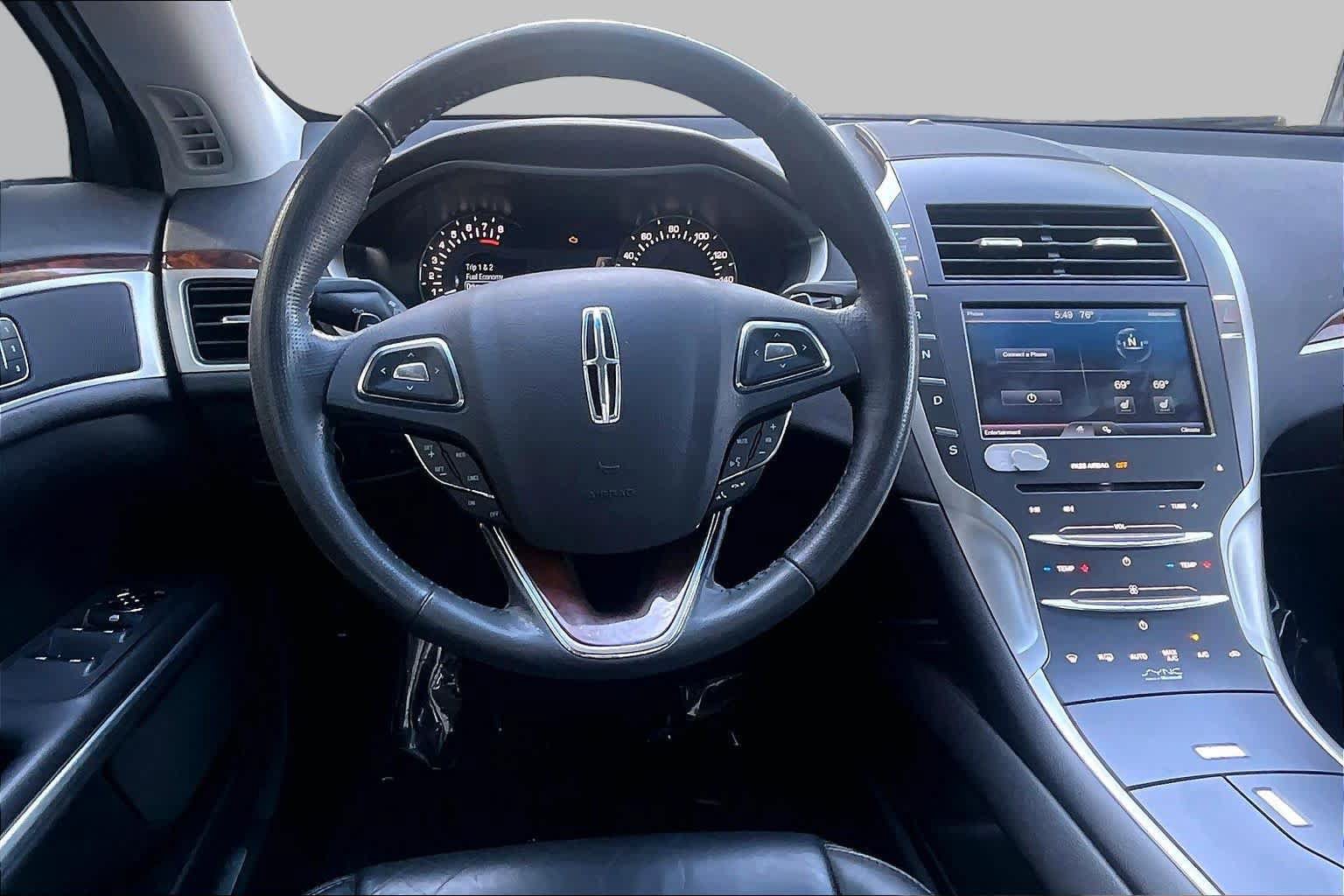 Used 2014 Lincoln MKZ FWD image 6