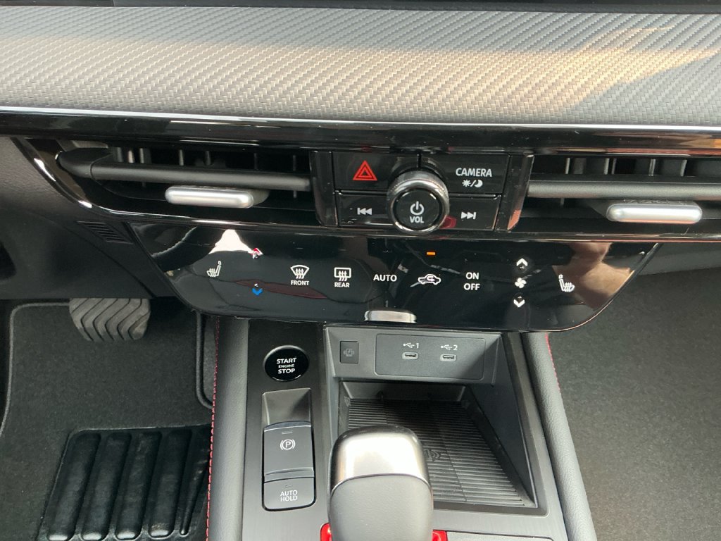 New 2026 Nissan Kicks SR w/ SR Premium Package FWD image 22