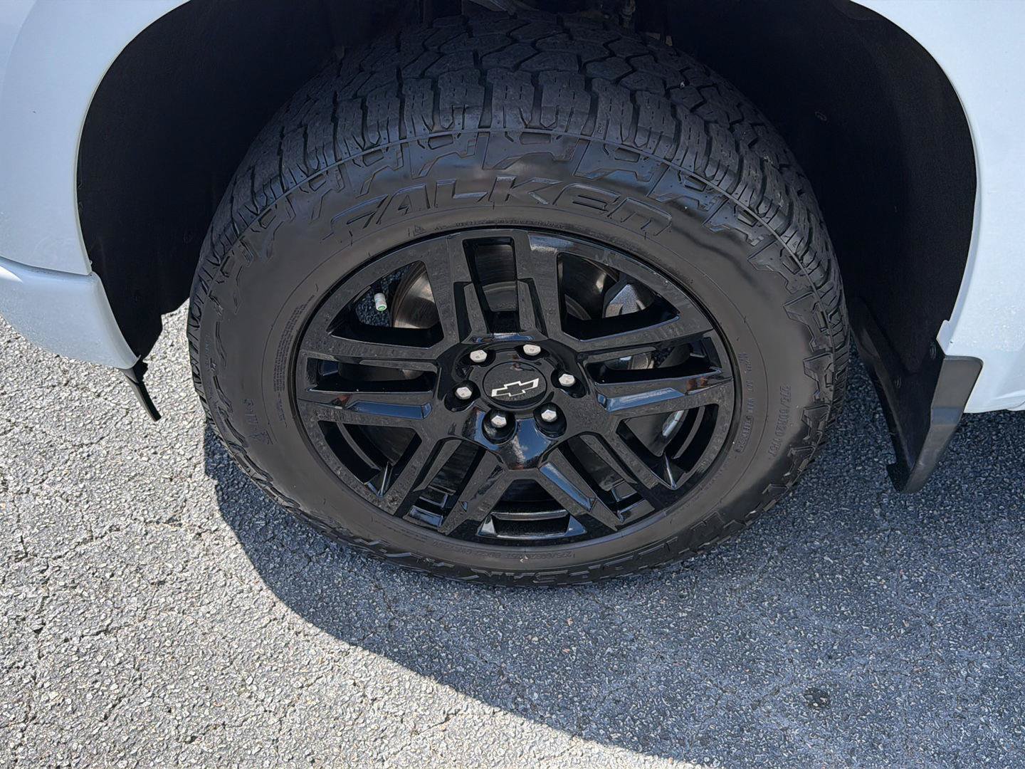 Used 2024 Chevrolet Silverado 1500 Custom w/ Turbomax Blackout Package AWD/4WD image 35