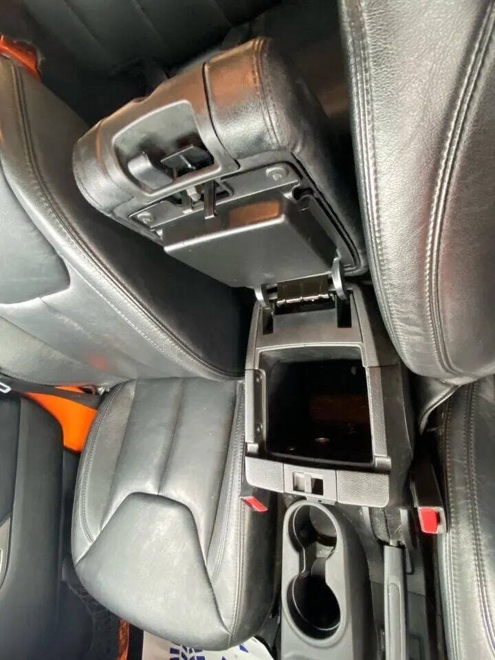 Used 2013 Jeep Wrangler Unlimited Sahara AWD/4WD image 27