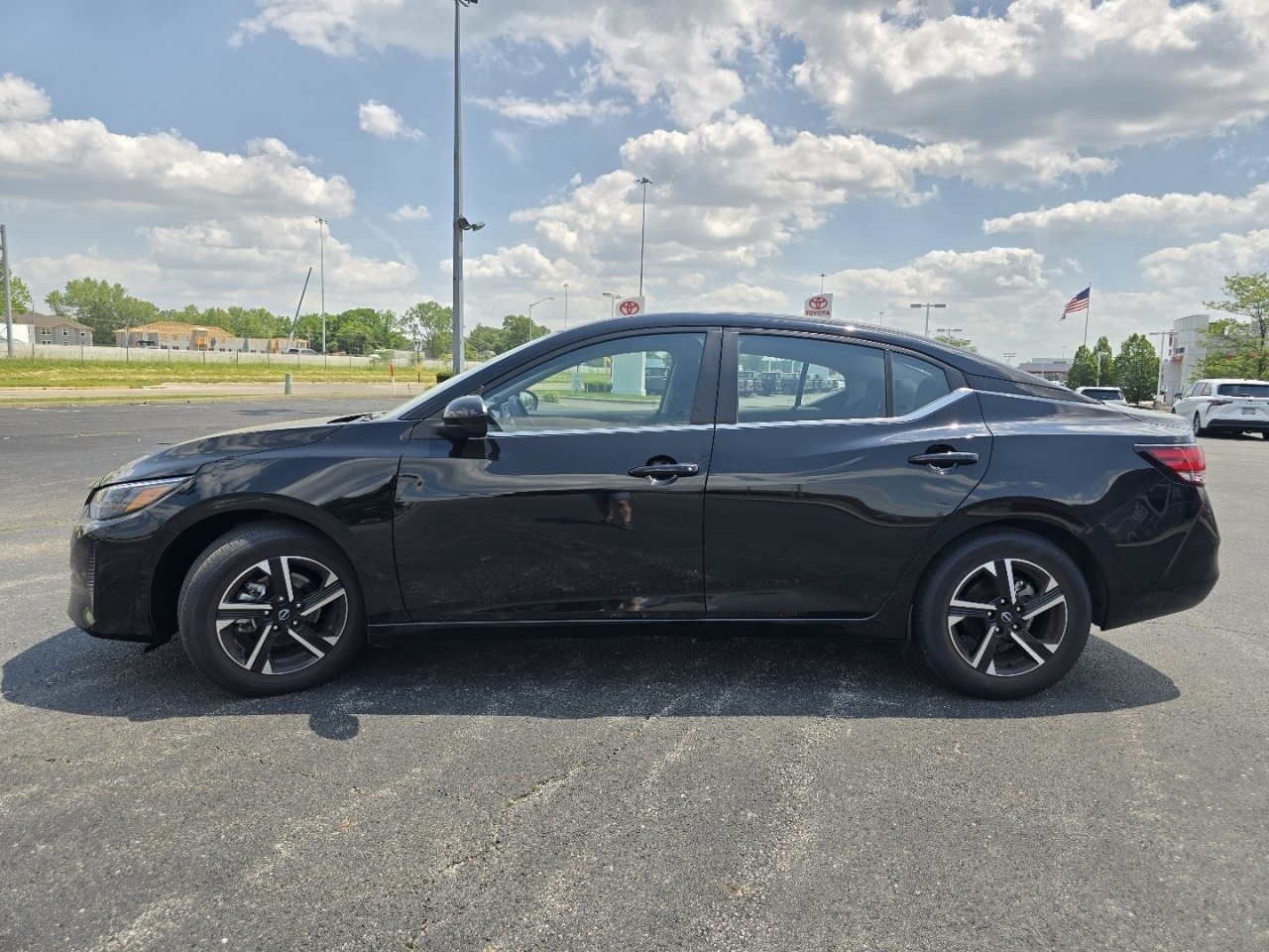 Used 2025 Nissan Sentra SV FWD image 10