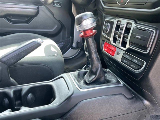 Used 2018 Jeep Wrangler Unlimited Sport S image 32