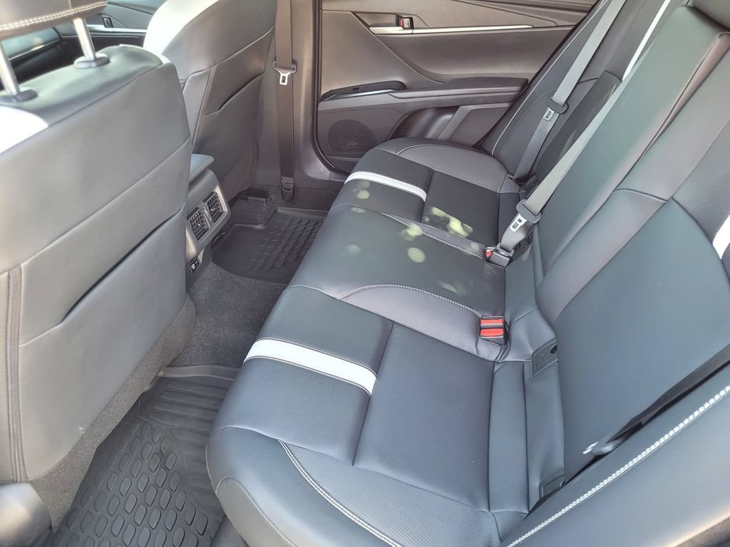 Used 2025 Toyota Camry SE FWD image 8
