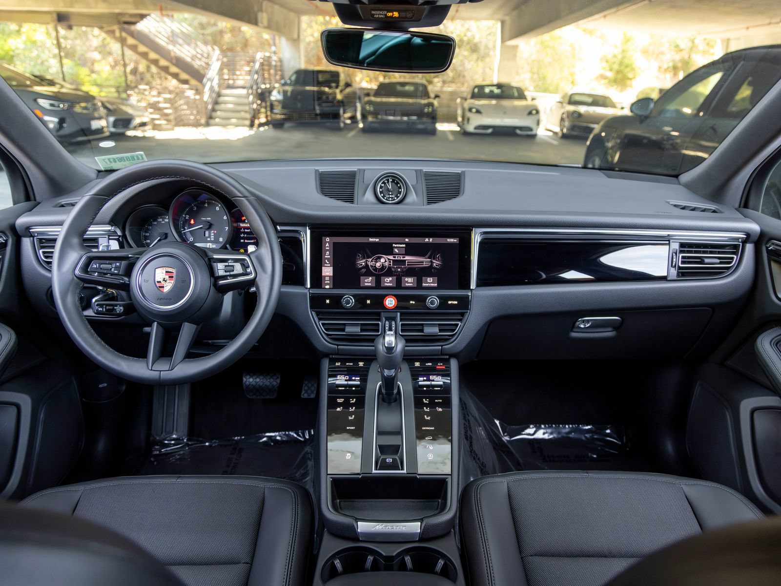 Certified 2026 Porsche Macan AWD/4WD image 34