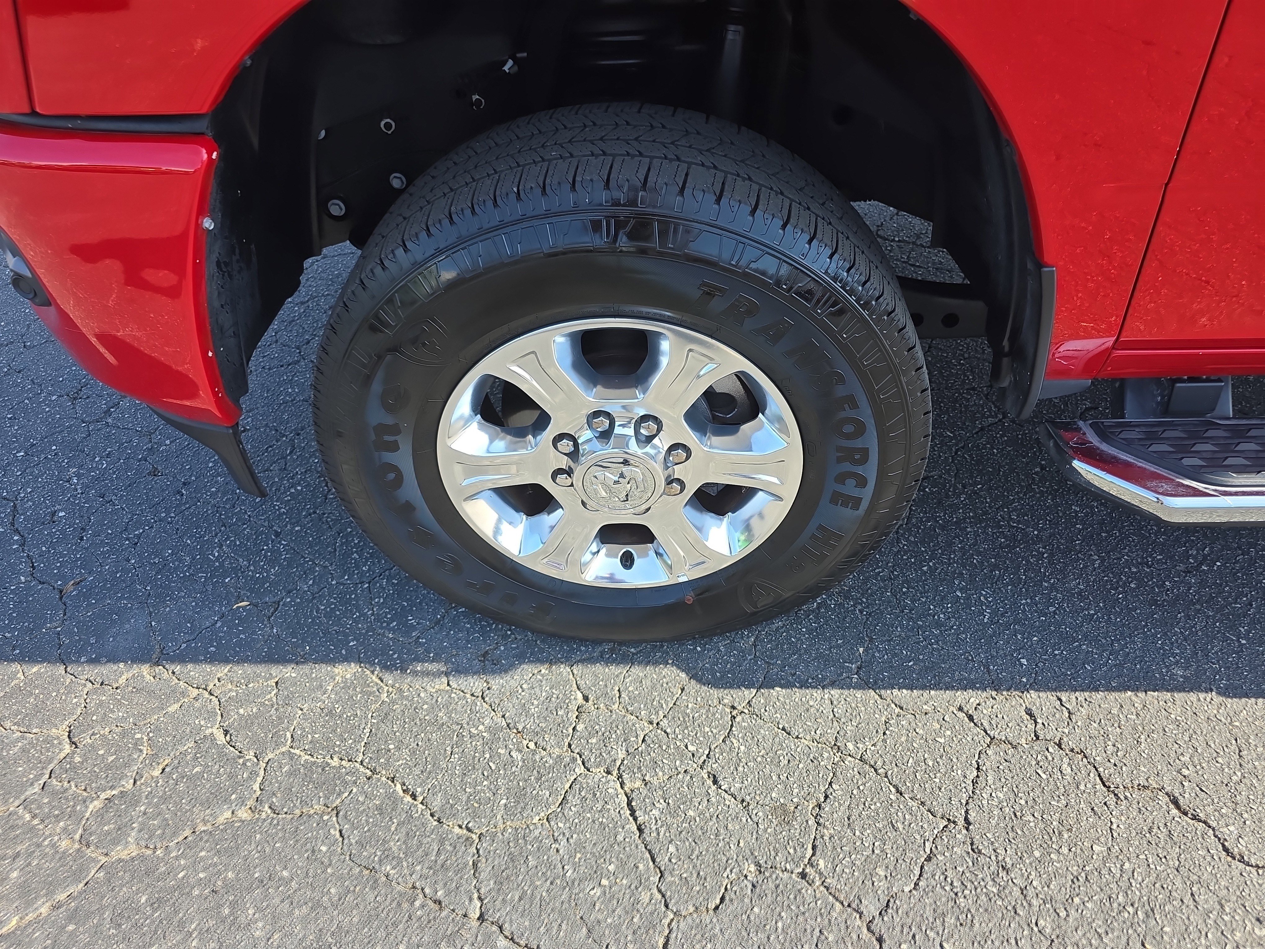 Used 2024 RAM 2500 Big Horn w/ Sport Appearance Package image 11