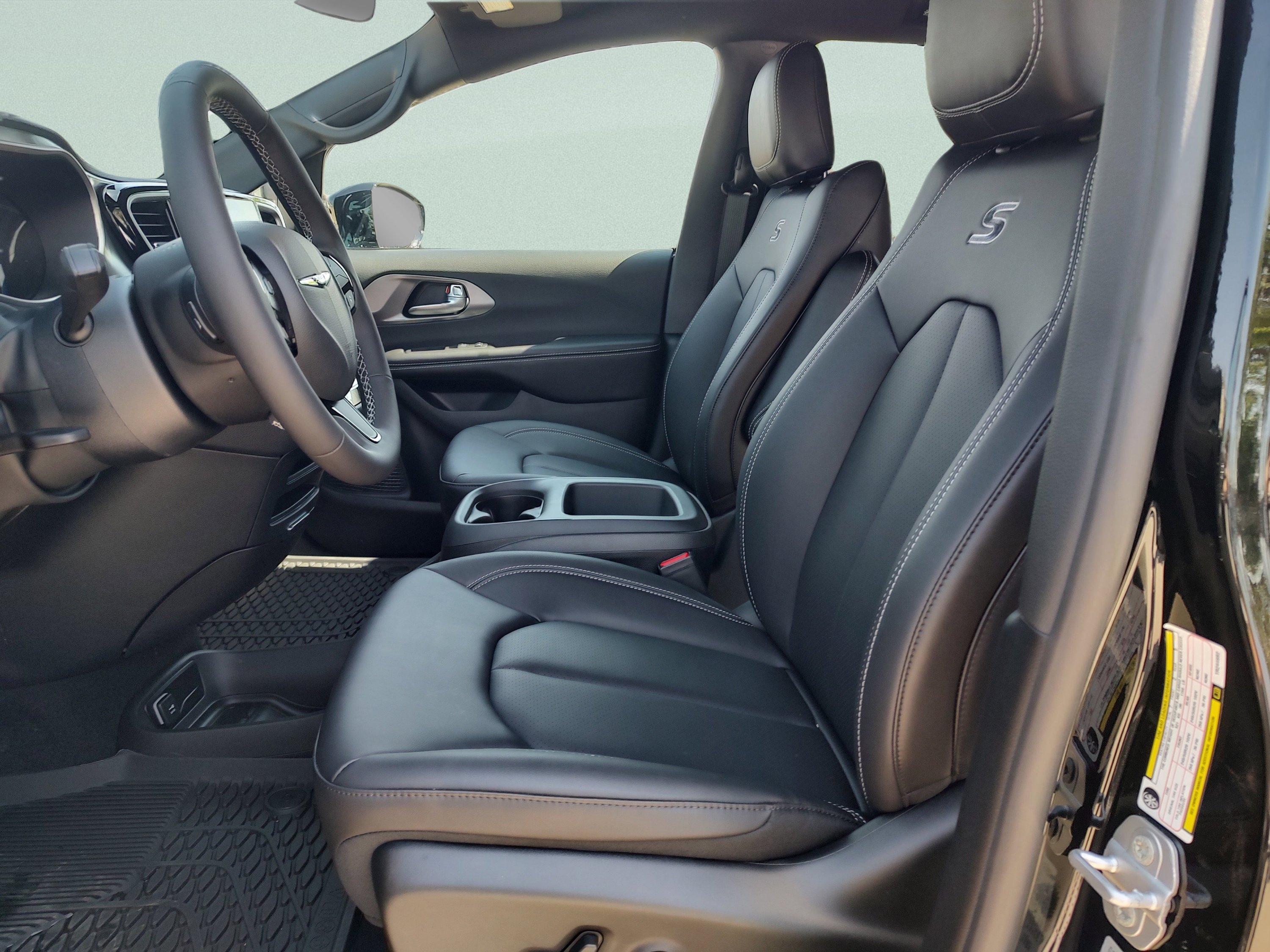 New 2026 Chrysler Pacifica Select w/ S Appearance Package FWD image 27